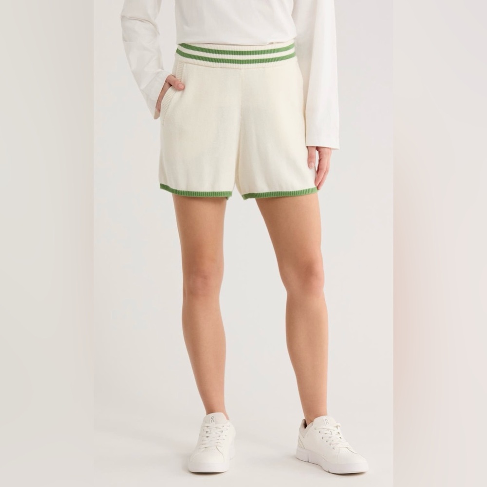 Off Court Knit Shorts
Sweaty Betty In: Lily White